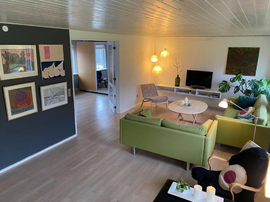 Skont Hus Pa Landet Taet Pa Billund Give Exterior foto