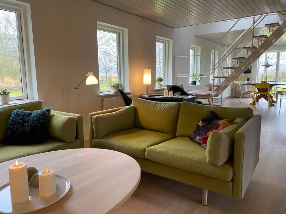 Skont Hus Pa Landet Taet Pa Billund Give Exterior foto